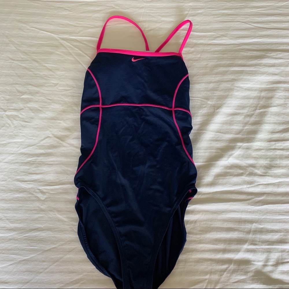 NWOT Nike One piece strappy swimsuit